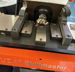 Ukosovaci system UZ 47 SKILLMASTER 400V